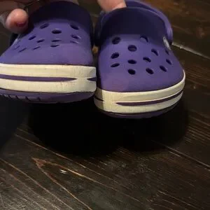 CROCS Men\'s Lavender & White Sandals with Ventilation Holes Size 10 CROCS | Shoes | Crocs Purple And White Sandals With  main image 3